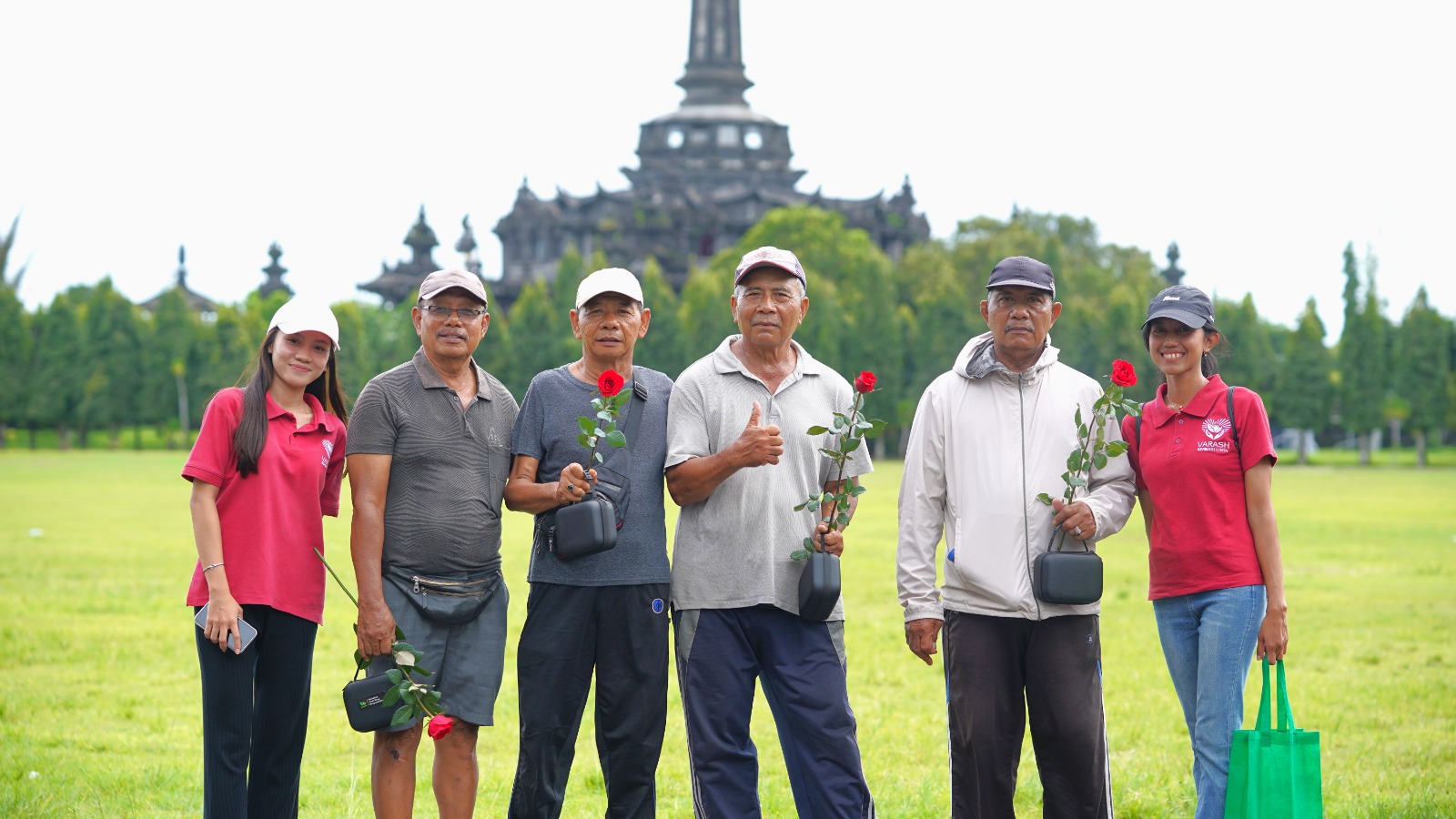 Varash Berbagi Cinta & Gift Spesial Valentine di Lapangan Renon